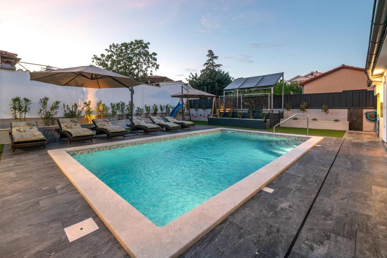 Villa Paradise Медулин Екстериор снимка