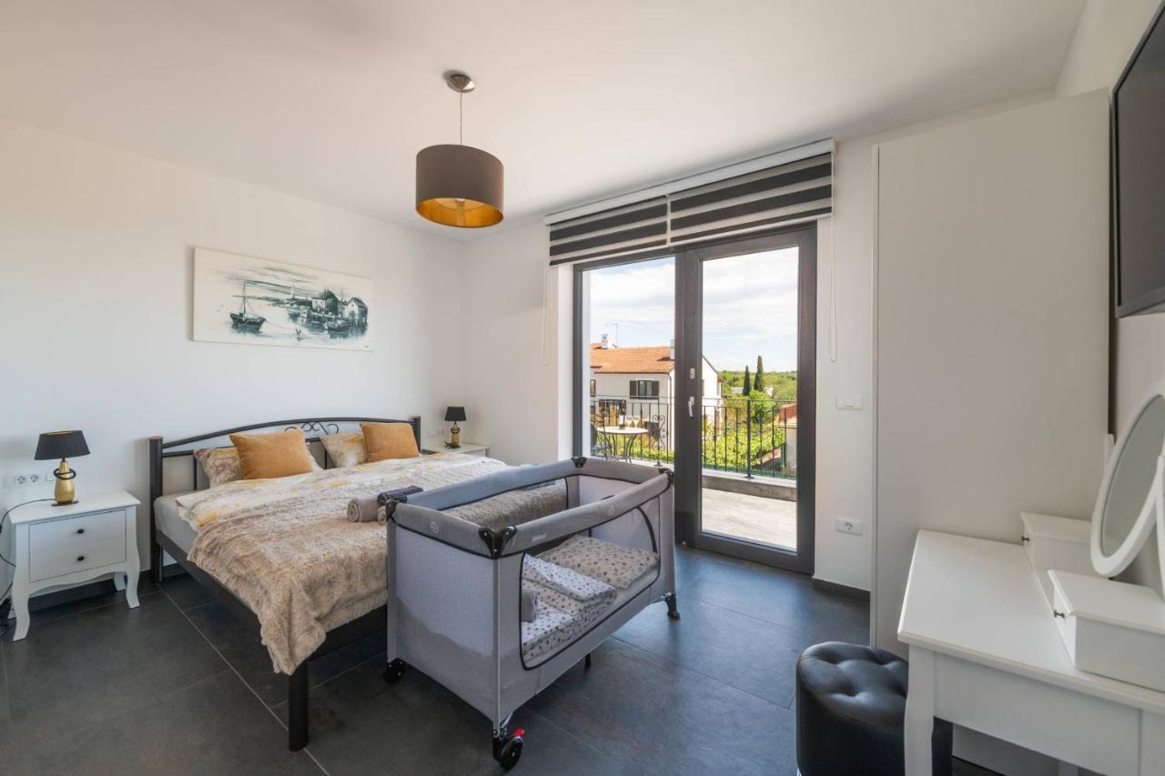 Villa Paradise Медулин Екстериор снимка
