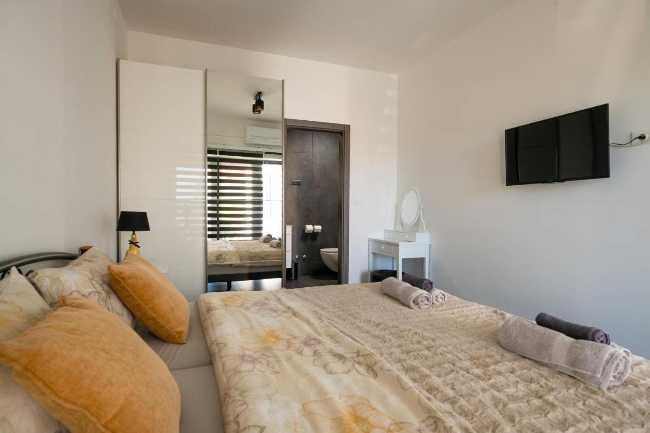 Villa Paradise Медулин Екстериор снимка