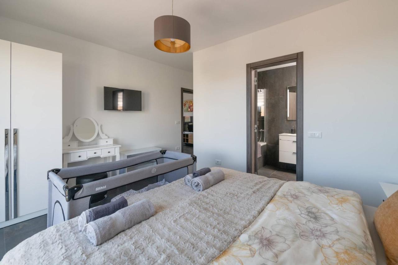 Villa Paradise Медулин Екстериор снимка